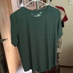 DSG Women's Athletic Green Top, Sz L